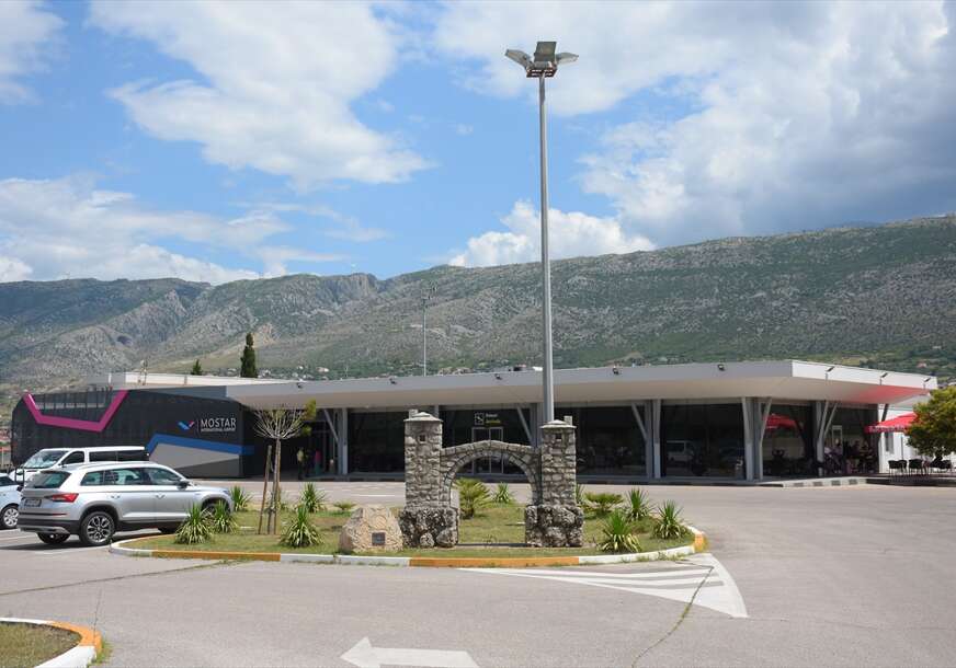Radnici Aerodroma Mostar iznijeli jasan stav "Ako nam ne povećaju plate, NIJEDAN CIVILNI AVION NEĆE POLETJETI"