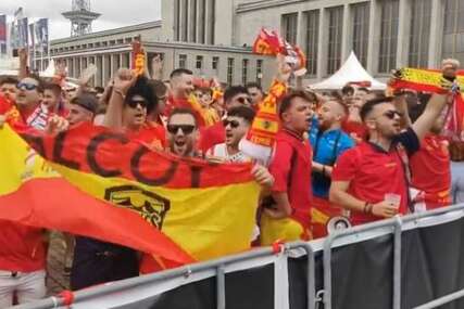 (VIDEO) LUDNICA U BERLINU Navijači Španije i Engleske napravili fantastičnu atmosferu pred finale EURO