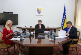 DVA ZA, JEDAN PROTIV Predsjedništvo BiH usvojilo budžet za ovu godinu, ali bez Komšićevog glasa