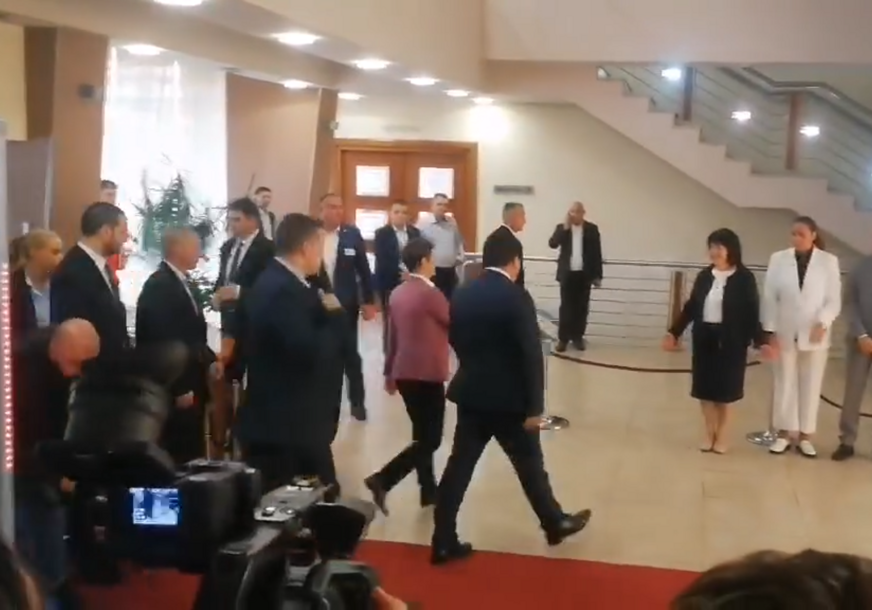 Ana Brnabić stigla u Narodnu skupštinu RS
