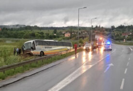 Nesreća kod Prnjavora: Autobus sletio sa puta