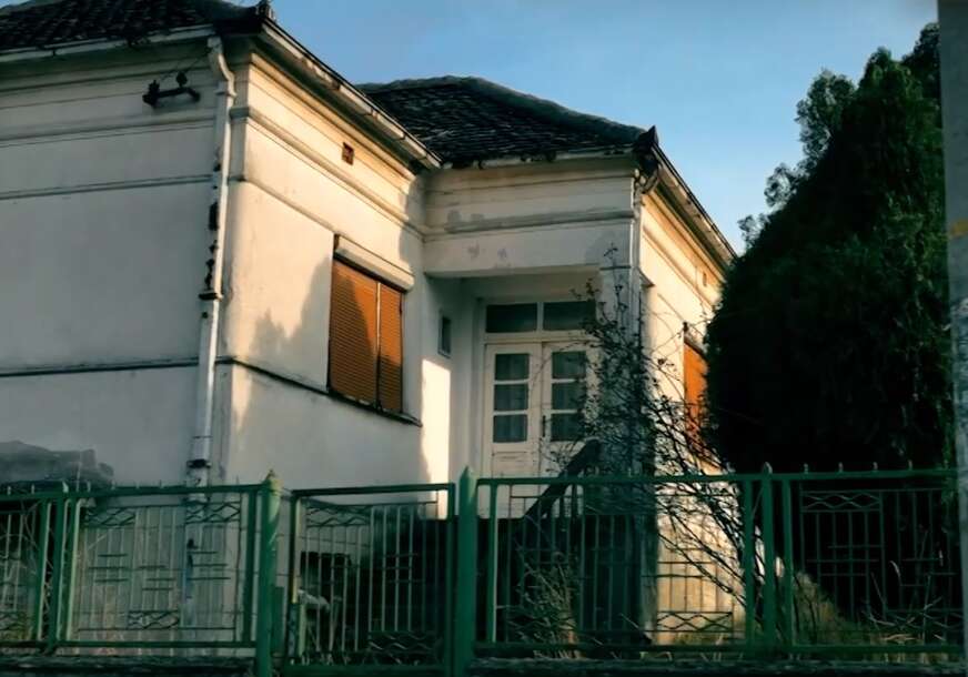 Ana Nikolić, selo, kuća