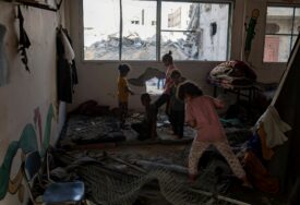 MASOVNA EVAKUACIJA KAN JUNISA Izrael priprema novi kopneni napad, meta drugi najveći grad u Pojasu Gaze