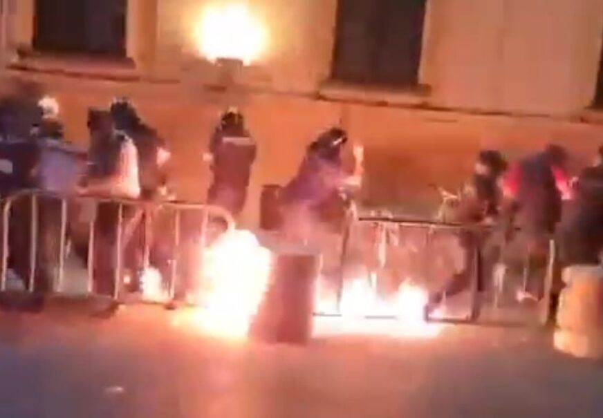 molotovljev koktel, Albanija, protesti