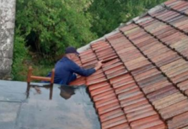 Komisija za procjenu štete na terenu: U Trebinju otklanjaju POSLJEDICE OLUJNOG NEVREMENA, najviše oštećenja na krovovima i autima