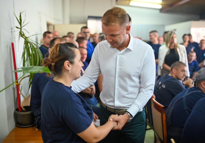 (FOTO) Stanivuković posjetio radnike "Vodovoda" "Njihov trud, rad i zalaganje biće CIJENJENI I NAGRAĐENI"