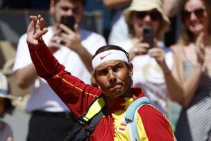 Rafael Nadal pozdravlja publiku