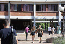 (FOTO) CRNI REKORD FAKULTETA U SRPSKOJ Nekada 46.000, danas manje od 24.000 studenata, ŠTA TO PRAZNI AMFITEATRE