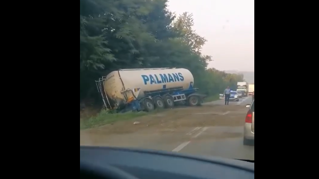 Izletanje cisterne u mjestu Johovac kod Doboja