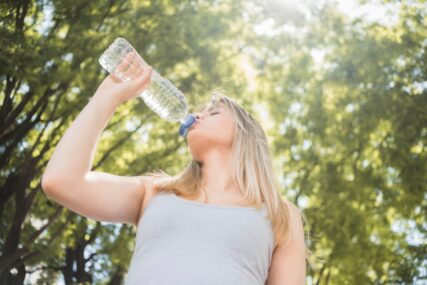 OBRATITE PAŽNJU NA OVIH 6 SIMPTOMA Jedan od znakova dehidracije možete primijetiti tokom mokrenja