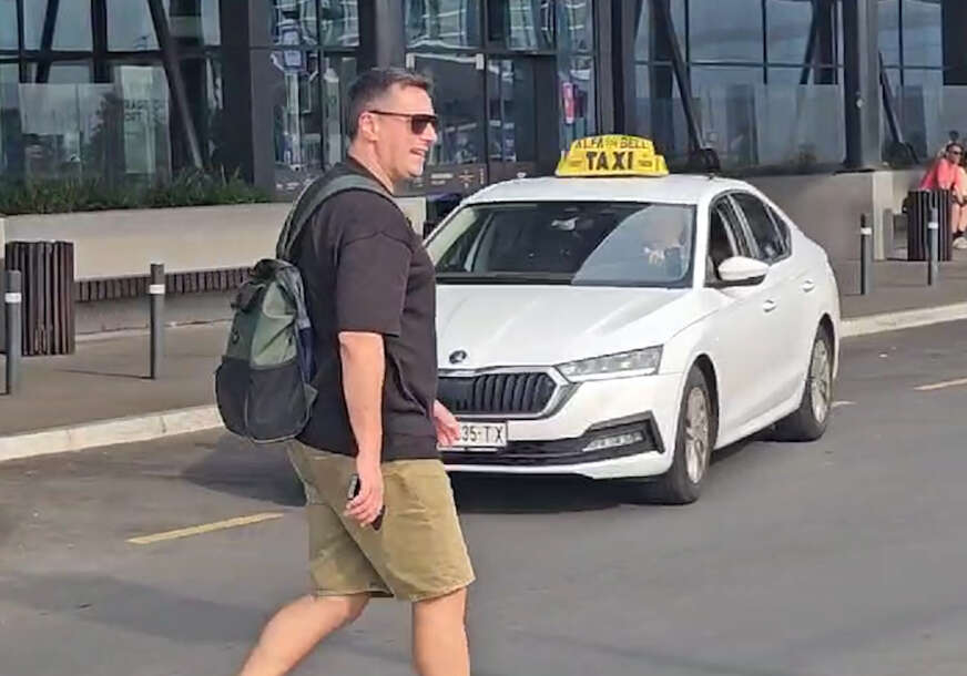 (VIDEO, FOTO) RANAC VRIJEDAN 170 EVRA Andrija Milošević u kežual izdanju na aerodromu