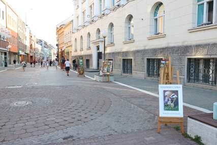 Izložba slika u Gospodskoj ulici u Banjaluci
