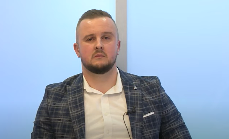 (VIDEO) DRAMA U BIHAĆU Političar pijan napao porodicu sa maloljetnim djetetom