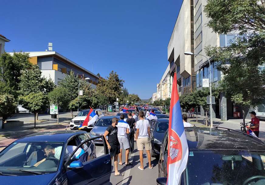 (VIDEO, FOTO) Banjalučani slave zlato Srbije "Vaterpolisti su uvijek bili heroji"