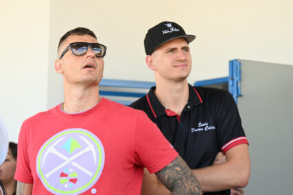 (FOTO) "Izlasci, žurke, opijanje, djevojke, to su mi bile glavne preokupacije" Brat Nikole Jokića ima dosta tetovaža po tijelu, a pričalo se da je oženio Afroamerikanku