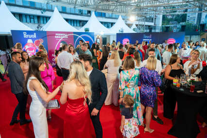 (FOTO) Blistave boje i slowfashion atmosfera: Perwoll Color Party na Sarajevo Film Festivalu