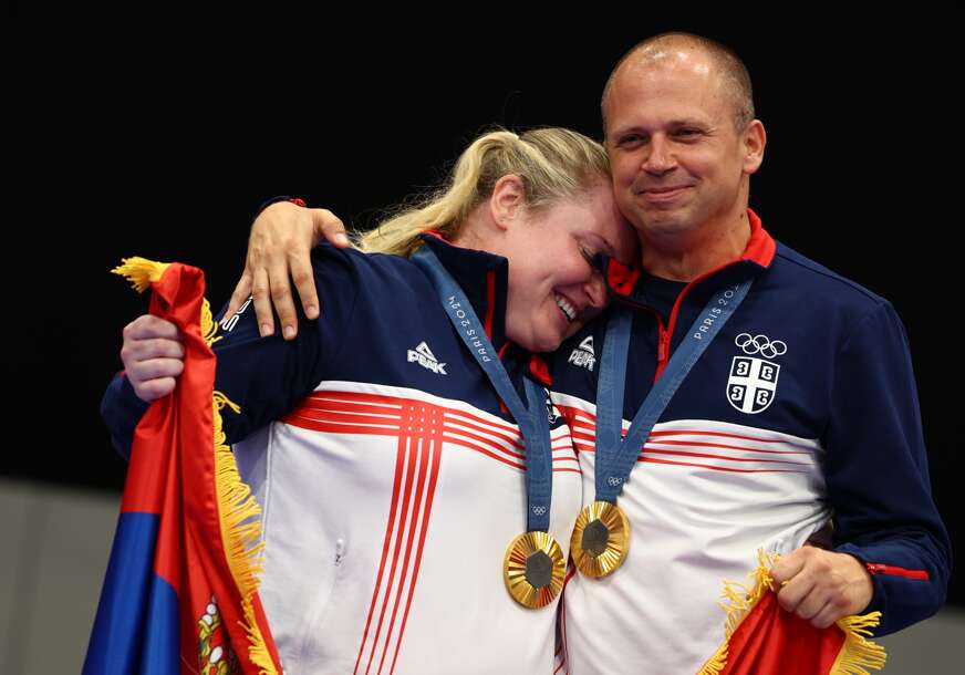 Zorana Arunović i Damir Mikec na podijumu