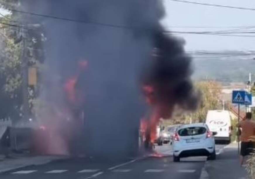 Gori gradski autobus u Beogradu