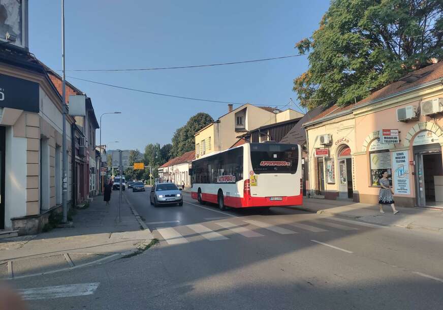 (VIDEO) Oglasili se iz policije nakon HAOSA U BANJALUCI: Navijači Borca napali Mađare, 3 povrijeđeno, oštećen autobus