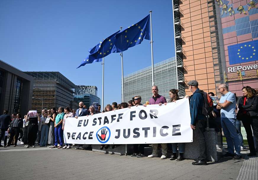 (FOTO) OVO SU NJIHOVI ZAHTJEVI Zaposleni u institucijama EU protestovali zbog politike prema Gazi