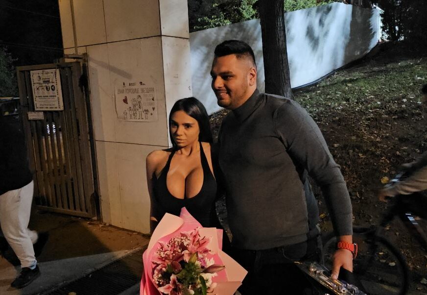Adam Đogani sa djevojkom