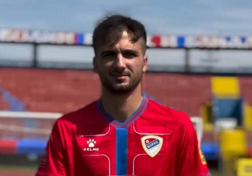 (VIDEO) Nikolov oblači crveno-plavi dres: Borac doveo kapitalno pojačanje za Evropu, bivši fudbaler Lećea stigao u Banjaluku