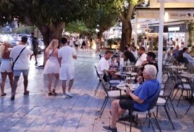 Sezona je počela: Cijene na hrvatskom primorju već DIVLJAJU, evo šta možete priuštiti za 10 evra