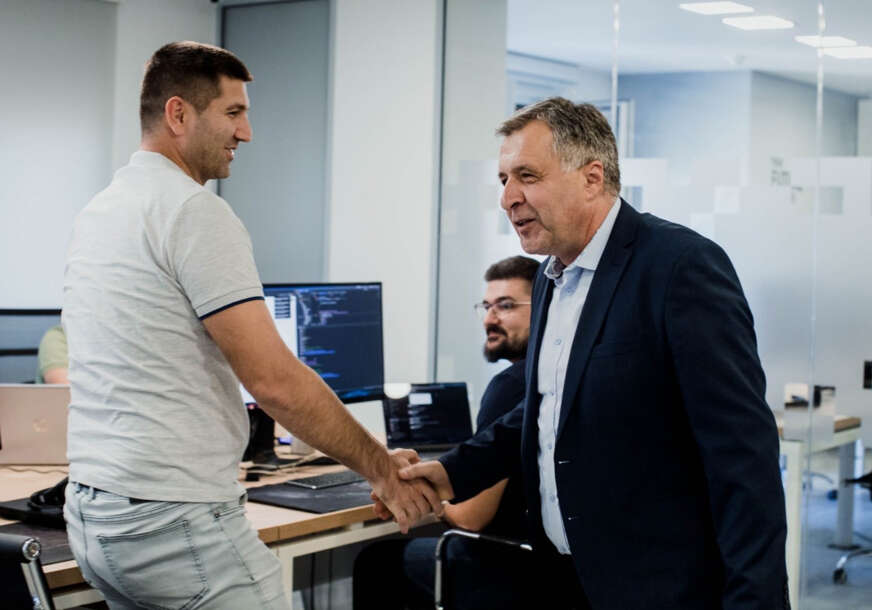 (FOTO) "Zapošljavaju više od 500 radnika" Lazić najavio razvoj IT djelatnosti u Semberiji