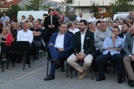 Nikola Šobot, Igor Dodik, Dragan Lukač - Paprikovac