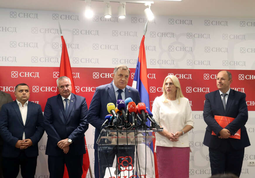 (FOTO) "Ko ne bude poštovao Ustav i zakon u ovoj zemlji SNOSIĆE POSLJEDICE" Dodik tvrdi da je Srpska stabilna uprkos hibridnom RATU KOJI SE VODI PROTIV NJE