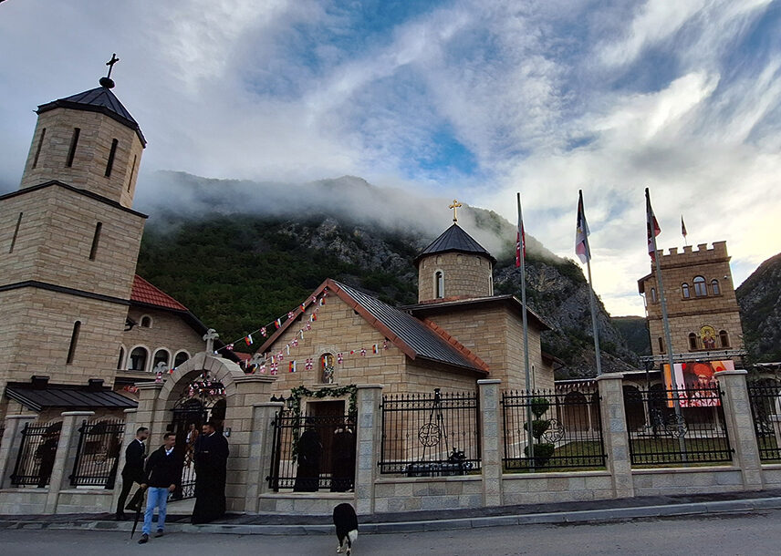 manastir rmanj u martin brodu