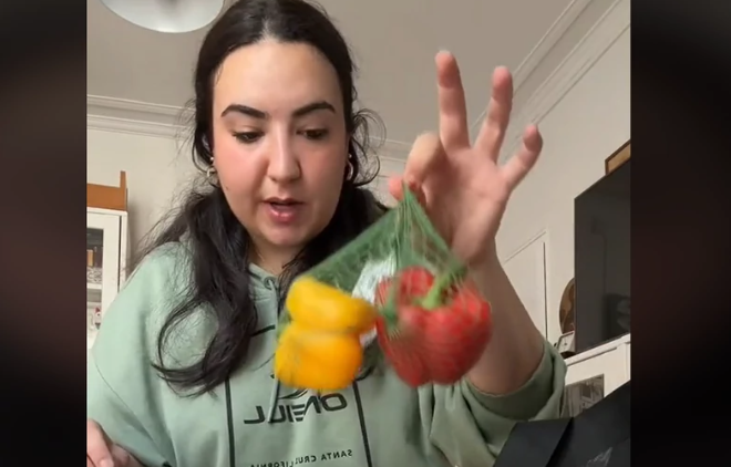(VIDEO) "NEMOGUĆE" Djevojka pokazala šta je sve kupila za 23 EVRA u Parizu