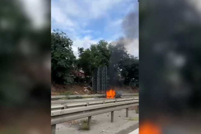 Gori auto u Beogradu