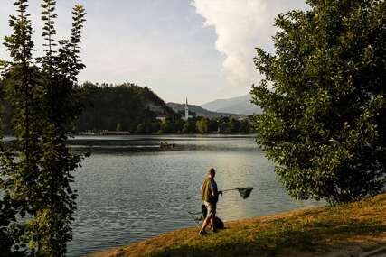 Turisti ogorčeni zbog novih pravila: Ko sjedne u hlad, dobiće kaznu 200 evra