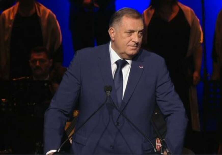 (FOTO) Dodik povodom Dana srpskog jedinstva, slobode i nacionalne zastave: Srbi su u ovaj vijek ušli sa 2 države - SRBIJOM I SRPSKOM