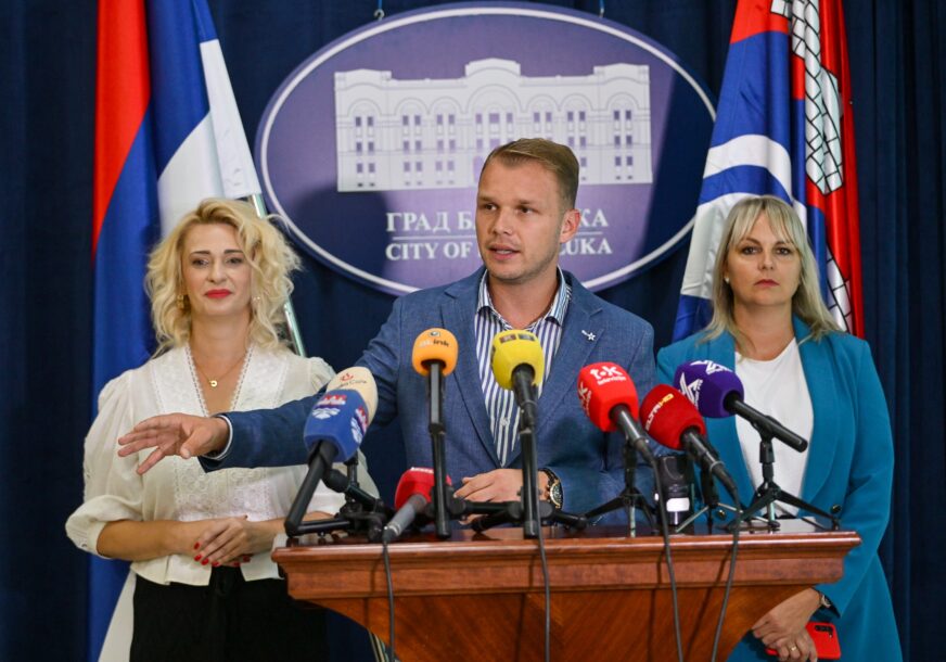 Stanivuković o mjerama podrške porodicama: Od petka poziv za DODJELU BESPLATNIH PLACEVA, počinje podjela besplatnih projekata za kuću i kartica za povoljniju kupovinu
