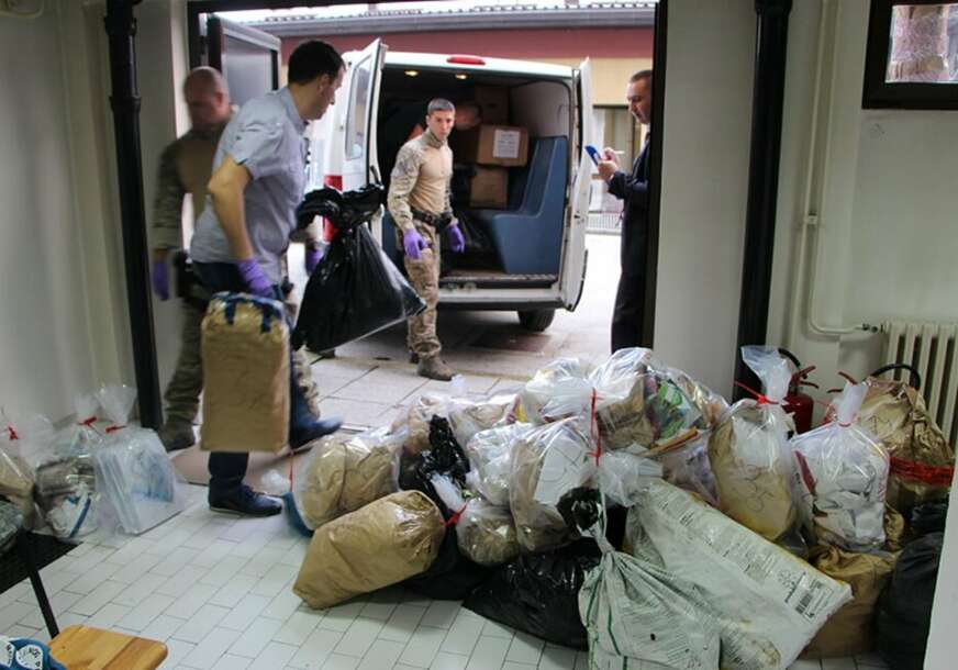 (FOTO) OPASAN POLITIČKI OBRAČUN Tužilaštvo u Trebinju 6 godina ne može utvrditi ko je PODMETNUO DROGU u RiTE Gacko “Samo vi još pitate za ovaj predmet”