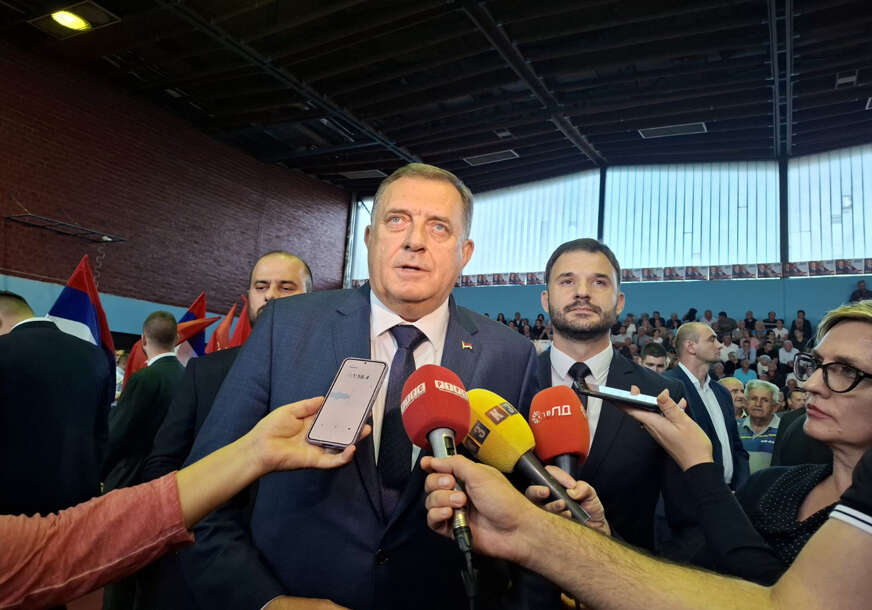 (FOTO) Dodik u Prijedoru na predizbornoj tribini "Naše politike usmjerene su da gradimo i jačamo ovaj grad"