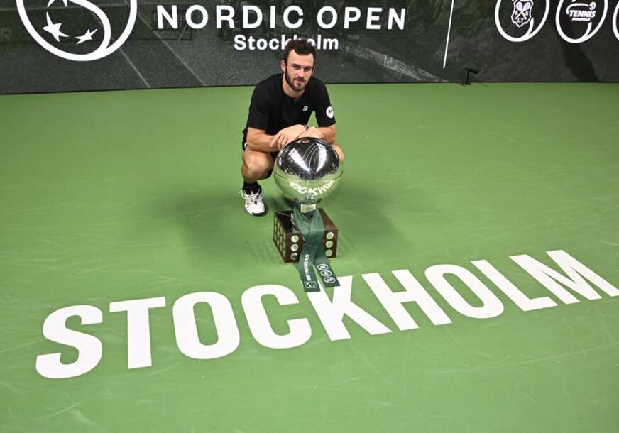 Pol sa trofejom