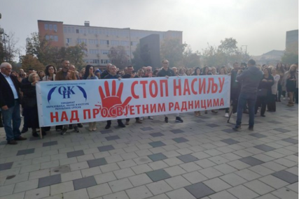 "Stop nasilju nad prosvjetnim radnicima" U Bijeljini organizovan protestni skup u znak podrške nastavnici koju je udario roditelj učenika