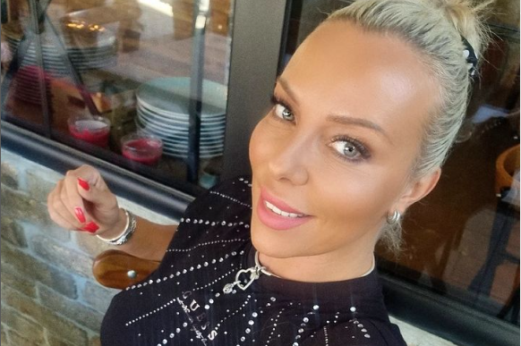 (FOTO) "Kad su ti životni konci istrgnuti iz ruku osjećaš se BESPOMOĆNO" Pjevačica slučajno saznala da ima RAK, pa je hitno operisana, JEDVA JE PREŽIVJELA