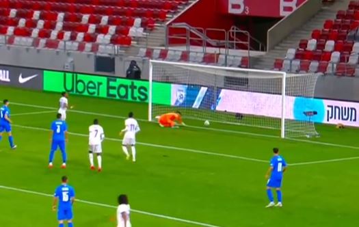 (VIDEO) Šta se dešava sa golmanom Zvezde: Omri Glazer napravio katastrofalnu grešku i primio bizaran gol od Francuske