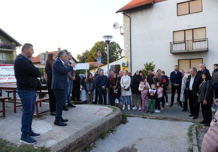 (FOTO) "Ovdje ne mogu da se riješe ni osnovni problemi" Lazić tvrdi da će umjesto OBEĆANJA ponuditi RAD i REZULTATE