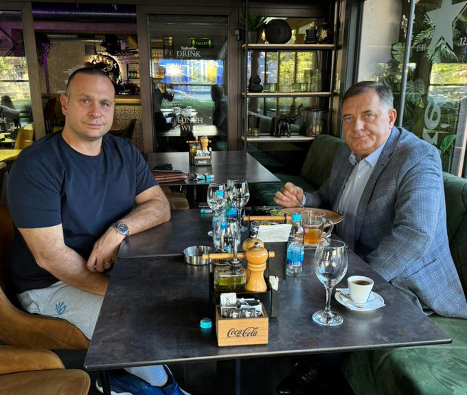 (FOTO) Uživali u popodnevnom druženje: Dodik poručio da su Srpskoj i Banjaluci POTRBNI ODGOVORNI LJUDI POPUT NIKOLE ŠOBOTA