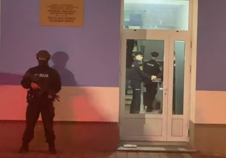 "NIČIM IZAZVAN JE UŠAO U POLICIJSKU STANICU" Portparol MUP-a USK opisao detalje stravičnog napada na policajce