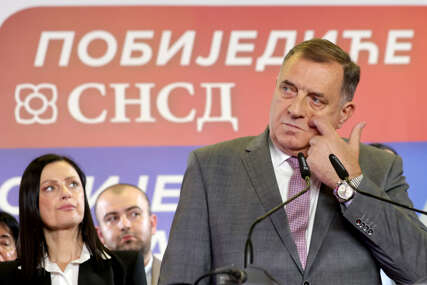 "POTPUNO KAPITULIRAO" Može li Milorad Dodik ostati na čelu SNSD
