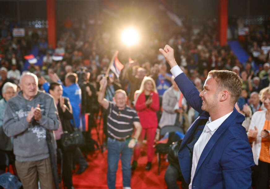 (FOTO) "U Obilićevo smo kao karavan pobjede došli sa korpom punom djela" Stanivuković poslao snažne poruke na mitingu PDP