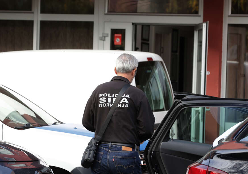 sipa pretresa firmu medietik vezanu za slučaj korona ugovori 