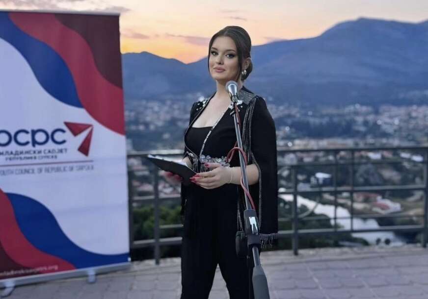 (FOTO) KAKVA DJELA ONA STVARA Valentina (19) slika, piše, dizajnira odjeću, studira, SVE STIŽE i ne zna se u čemu više uživa
