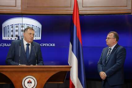 (FOTO) "Meni je sudio Šmit, koji je tebe ustoličio" Dodik oštro odgovorio Nikšiću, pa ocijenio da u BiH ima VLADAVINE PRAVA koliko u Dubaiju snijega